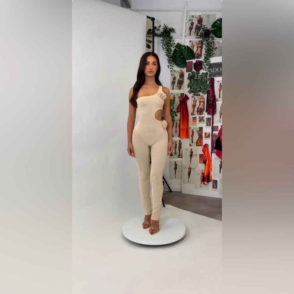 MURCI ROSE DETAIL CUT OUT KNITTED JUMPSUIT IN AFTERGLOW Brand New/ Never Worn